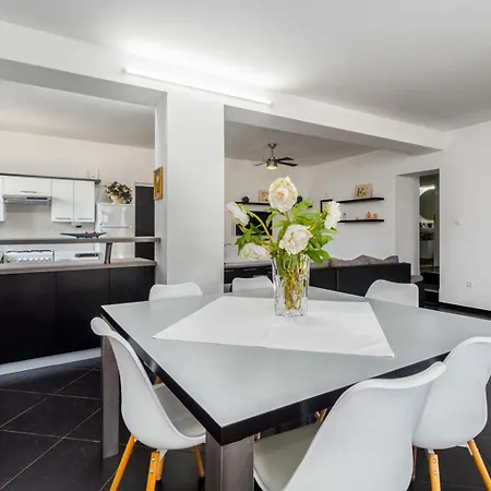 Palm Garden Apartment