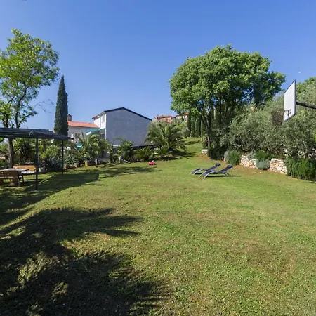 Daire Palm Garden With Private Garden *